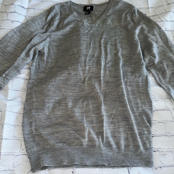 H&M Men’s V-Neck Cotton Light Gray Pull Over Sweater Size S (5) - Picture 1 of 3